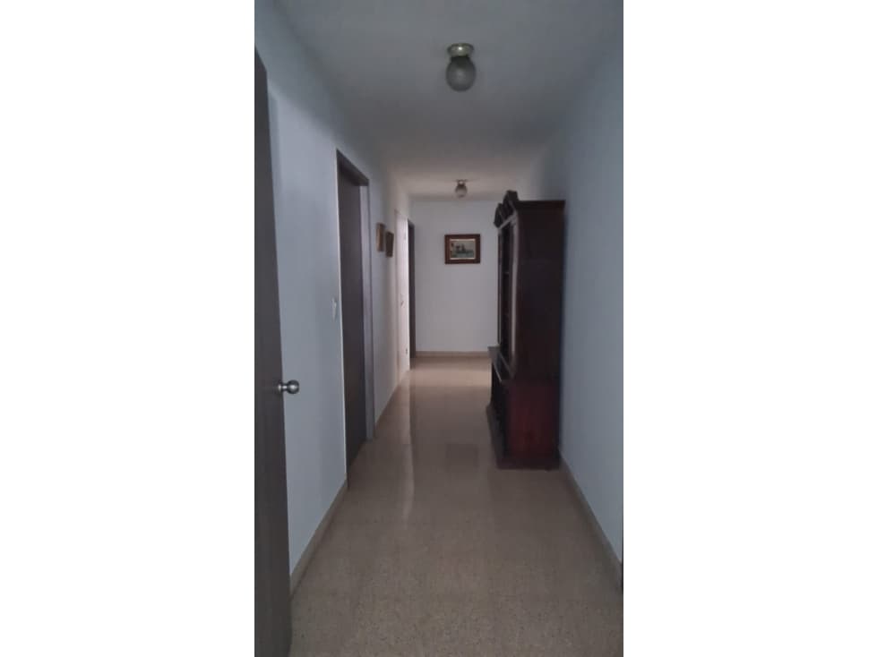 se vende apartamento en EDEN ROC — foto 2