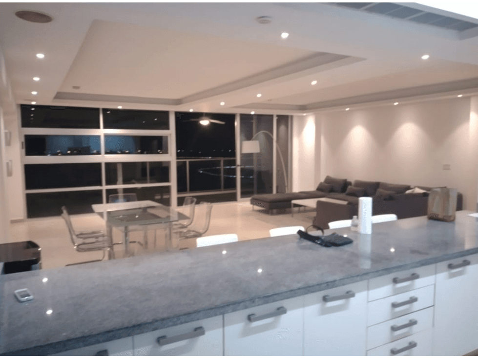 APARTAMENTO EN ALQUILER EN P.H WATERS ON THE BAY — foto 2