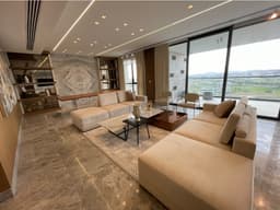 Empire 322 m2