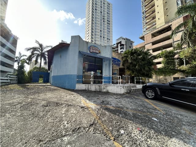 OPORTUNIDAD ÚNICA! SE VENDE TERRENO CON MEJORAS DETRAS DEL SHERATON