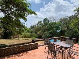 Venta de casa campestre en Altos de Cerro Azul