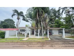 Venta de Casa en Residencial Llanos de Curundú, Ancón