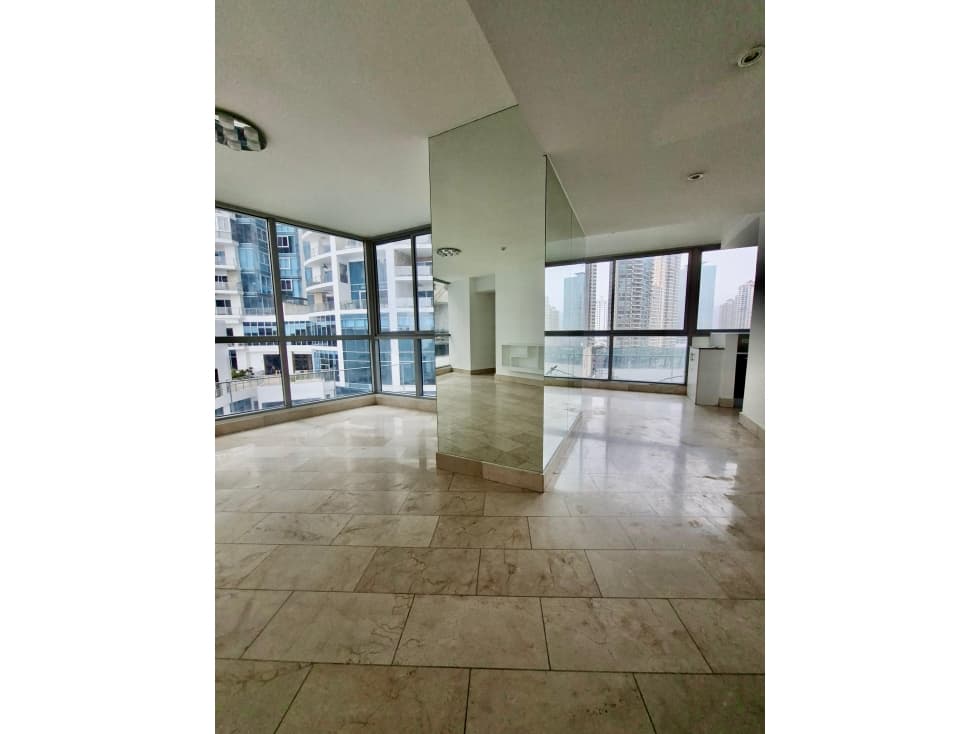 Venta de apartamento en PH Grand Tower, Punta Pacífica. YP — foto 1