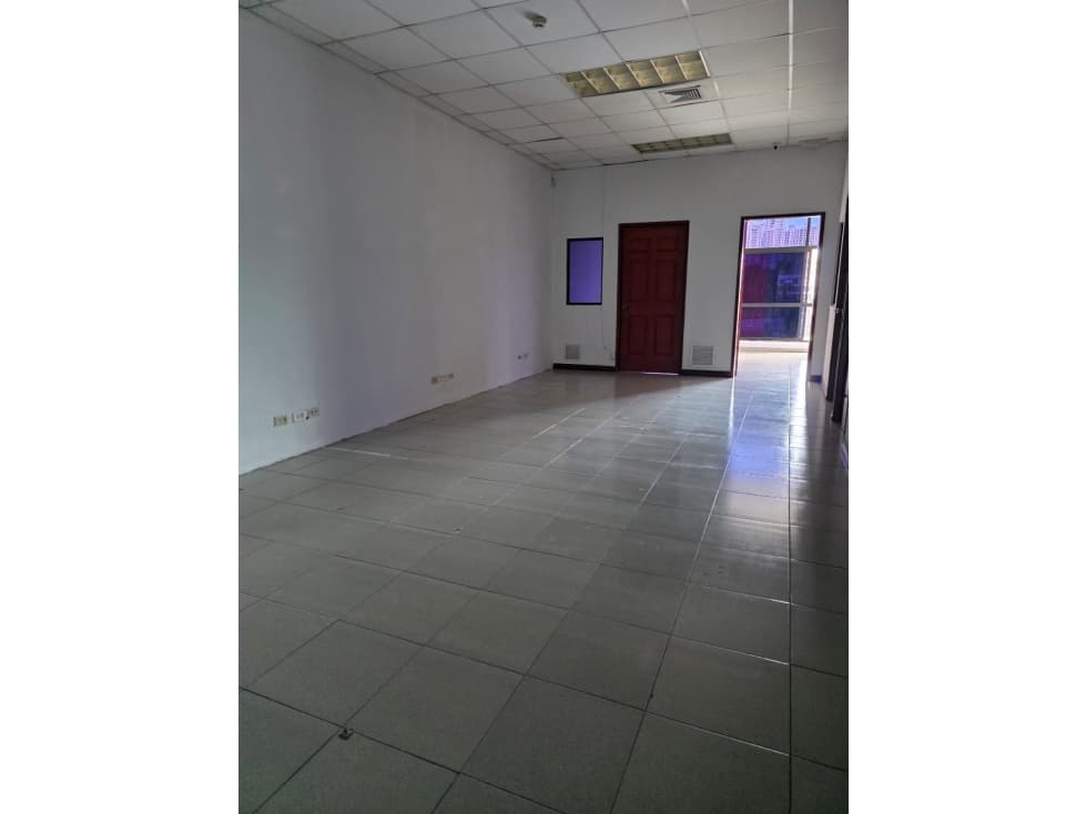 Venta de local comercial en Calle 50 — foto 5