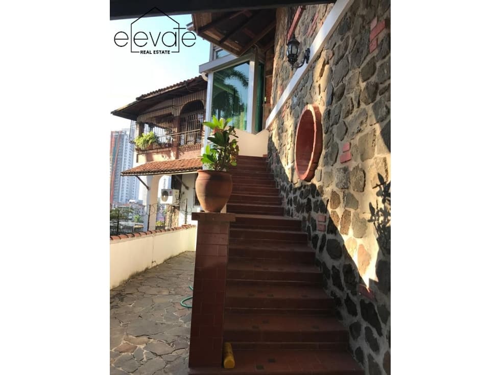 CASA EN LA CRESTA — foto 1