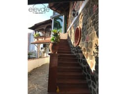 CASA EN LA CRESTA