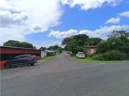 Terreno en venta o alquiler con galera en La Chorrera (DR)
