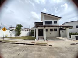 Elegante Residencia en Puerto Madero - COSTA VERDE-LA CHORRERA (CP)