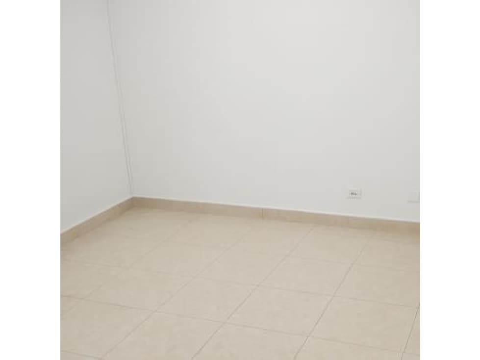 ALQUILER DE OFICINA EN BELLA VISTA — foto 4