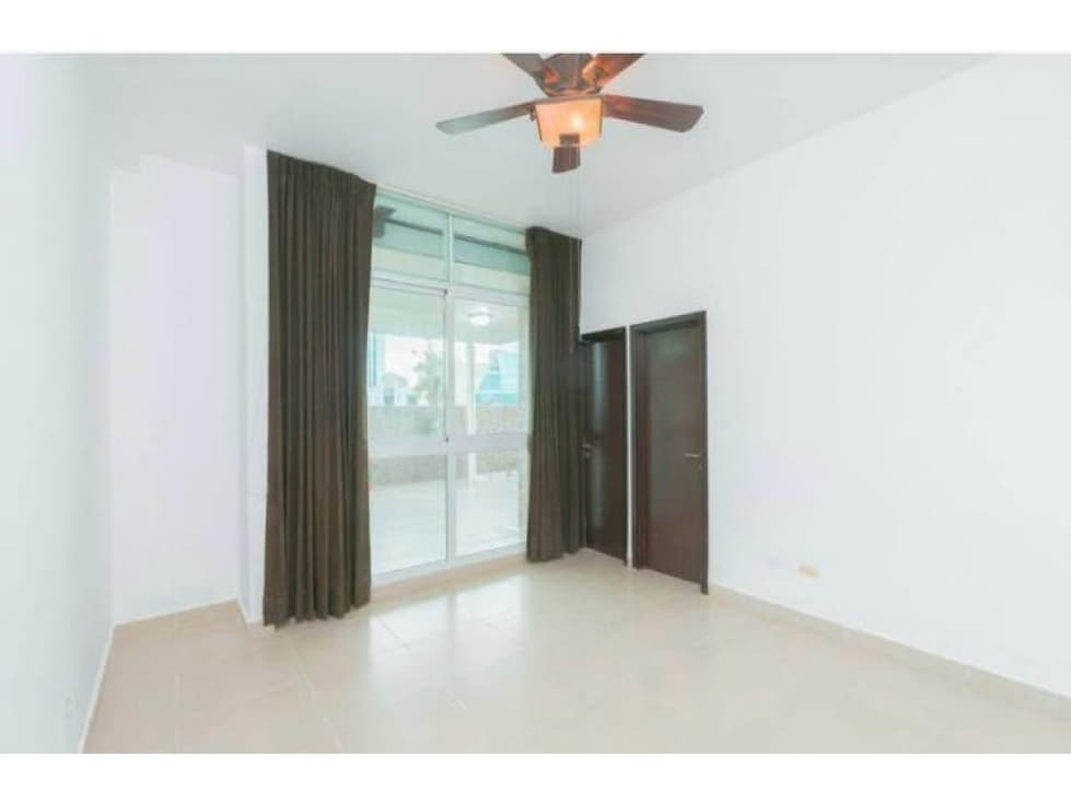 VENTA DE APARTAMENTO CON TERRAZA EN CONDADO- KINGS PARK — foto 3