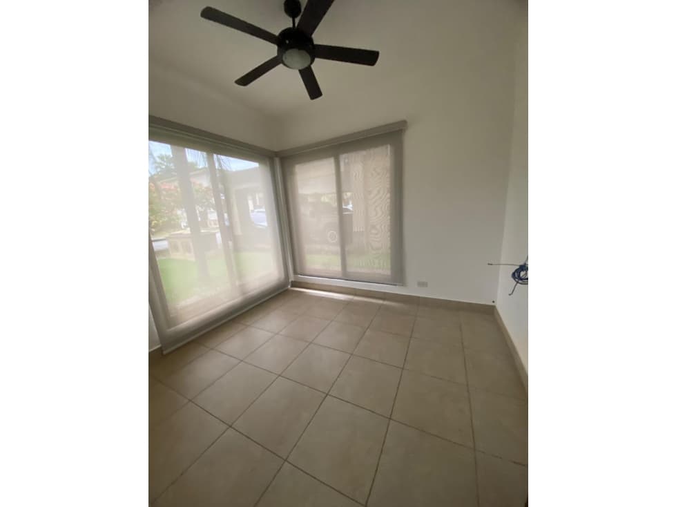 Venta de casa en Embassy Club, Clayton — foto 6