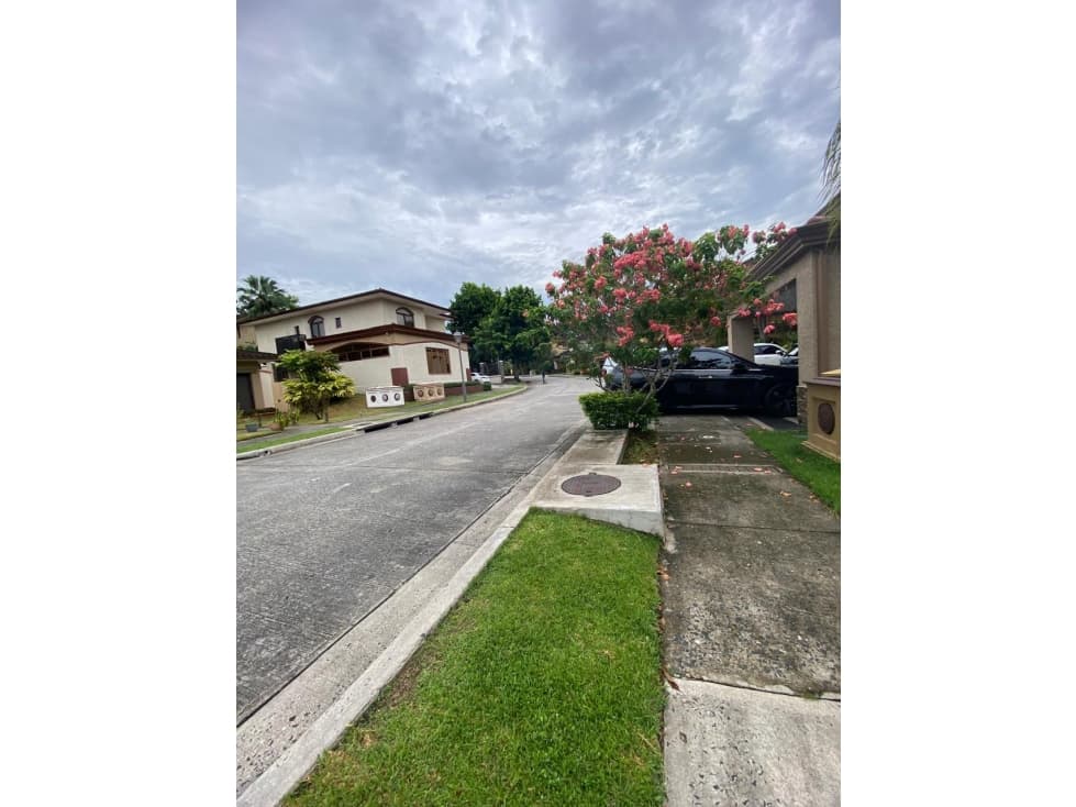 Venta de casa en Embassy Club, Clayton — foto 4