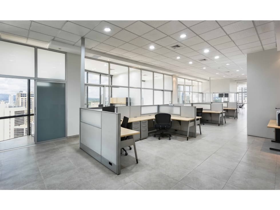 Venta de oficina para inversión en Obarrio Torre Generali — foto 1