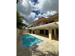 Venta de casa en Costa del Este PH Camelias