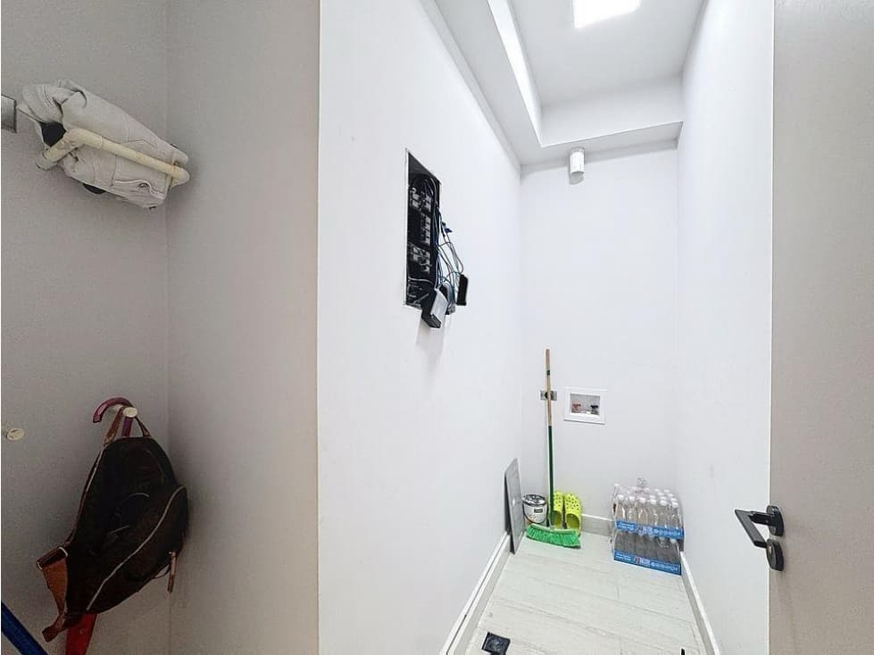 Venta De Apartamento en Edificio Aura 5F piso 4 — foto 2