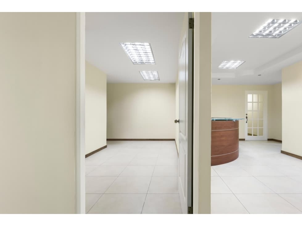 Venta de oficina para inversión en Obarrio Torre Generali — foto 3