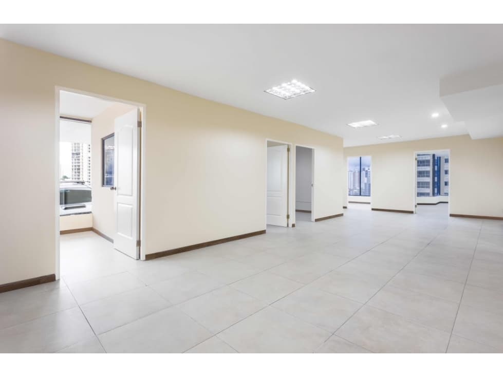 Venta de oficina para inversión en Obarrio Torre Generali — foto 6