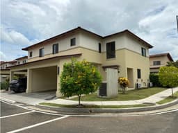 Casa Esquina en Woodlands, Panamá Pacífico