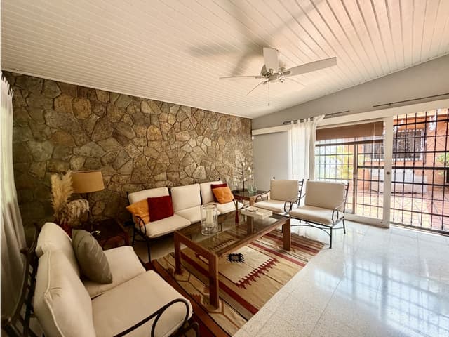 Casa Unifamiliar en el Carmen, Debajo de Venta Rápida