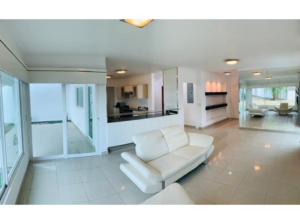 Casa Con Línea Blanca en PH Horizontes 1, Altos de Panamá — foto 2