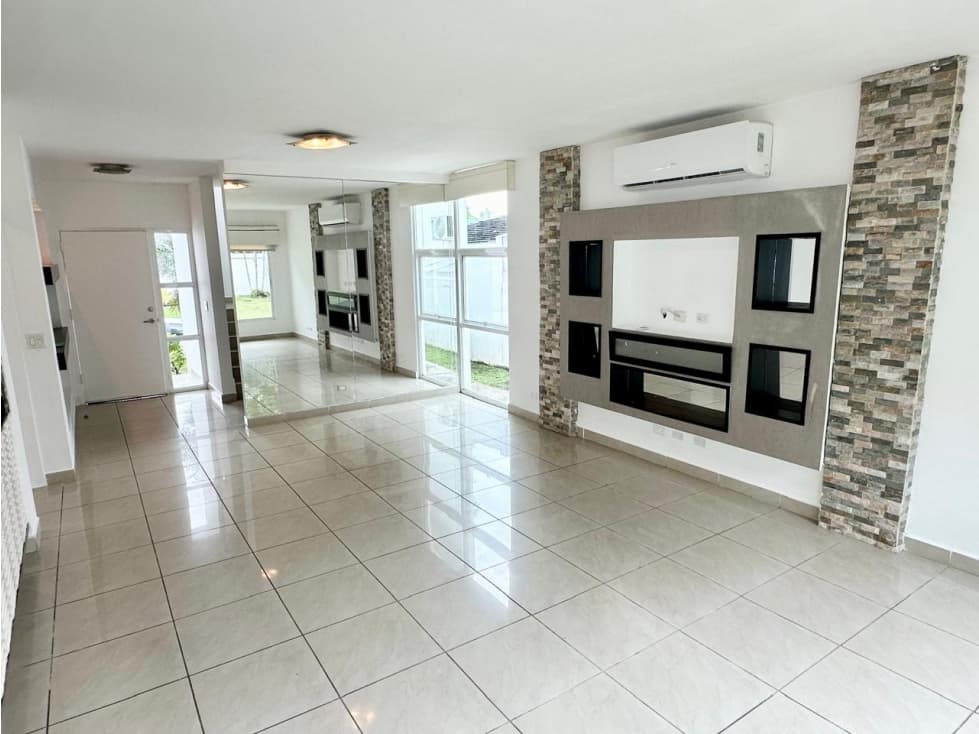 Casa Con Línea Blanca en PH Horizontes 1, Altos de Panamá — foto 3