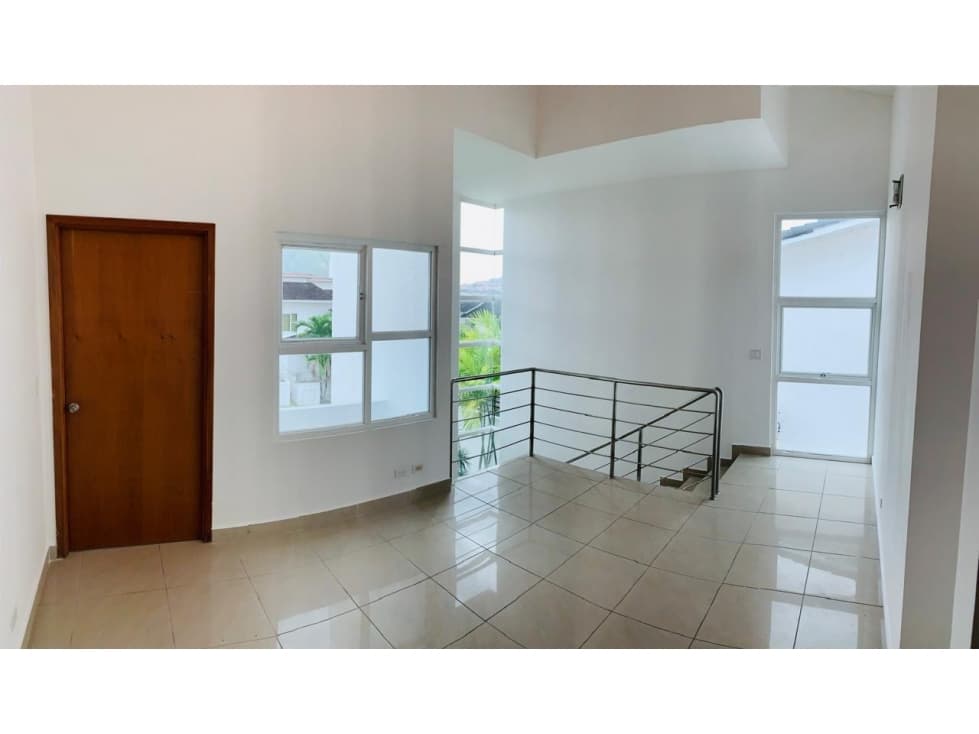 Casa Con Línea Blanca en PH Horizontes 1, Altos de Panamá — foto 4