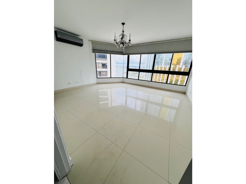 VENDO APARTAMENTO EN MARBELLA, 241M2, 3 RECAMARAS, VISTA AL MAR. — foto 1