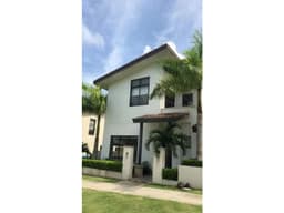 ALQUILO CASA EN PANAMA PACIFICO, 275M2, 3 RECAMARAS, LINEA BLANCA.