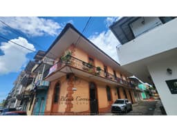 VENDO CASA EN CASCO VIEJO