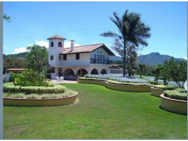 CASA EN VENTA O ALQUILER EN EL VALLE DE ANTÓN 1.8 HECTÁREAS