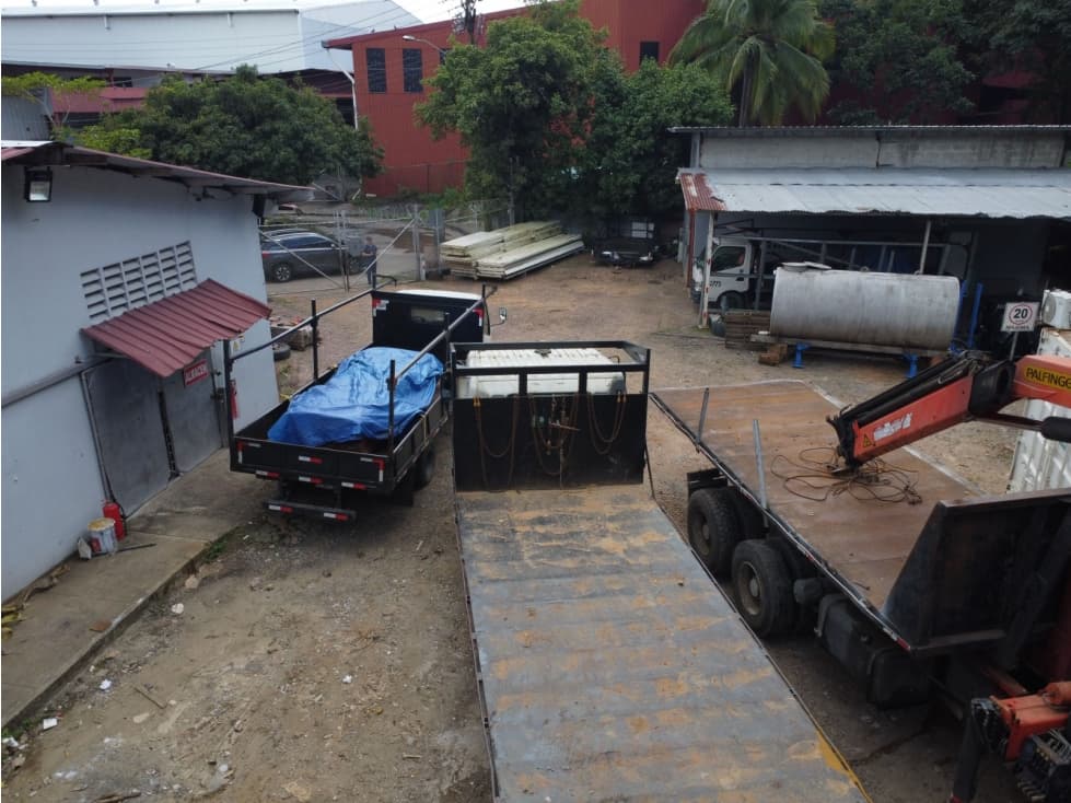 Venta de Terreno y Galera Comercial en Ave. Ricardo J. Alfaro — foto 2