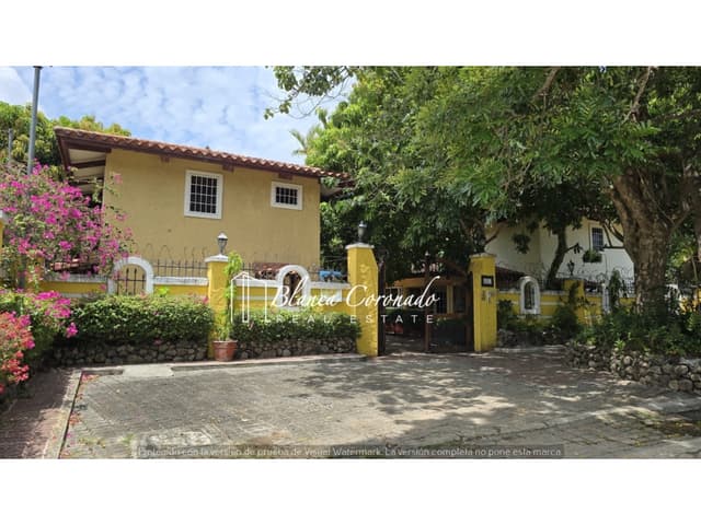 4 casas en venta para inversión en Coronado, 1,250 m2 terreno