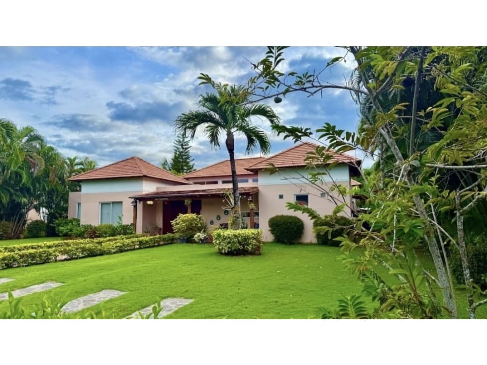 VENTA CASA DE PLAYA EN FARALLÓN - EXCLUSIVO COMPLEJO CON CAMPO DE GOLF — foto 1