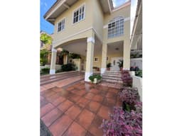 Se vende Casa en Residencial El Doral