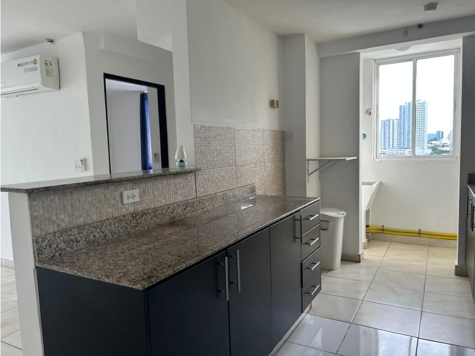 Alquiler de apartamento en Carrasquilla,PH Royal Tower — foto 4