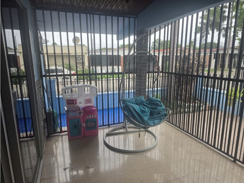 Venta de Casa 213 m² en Residencial Santa Elena — foto 2