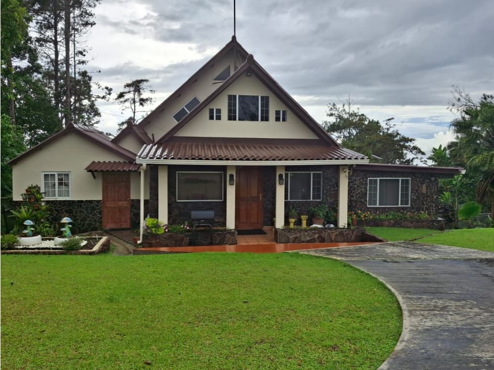 VENTA DE CASA EN CERRO AZUL — foto 1
