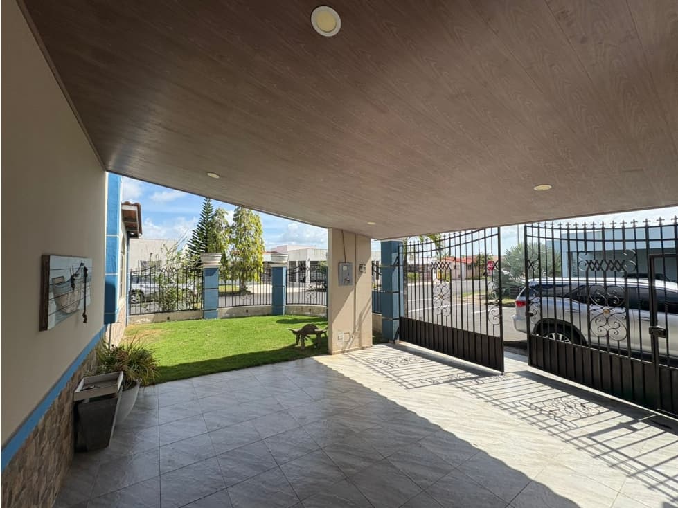 Casa en venta en La Arboleda Los Olivos | La Chorrera — foto 1