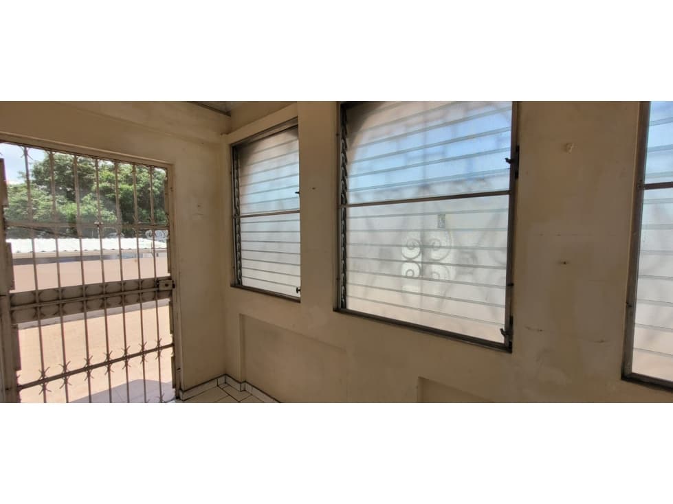 CASA COMERCIAL ALQUILER PARQUE LEFEVRE — foto 4