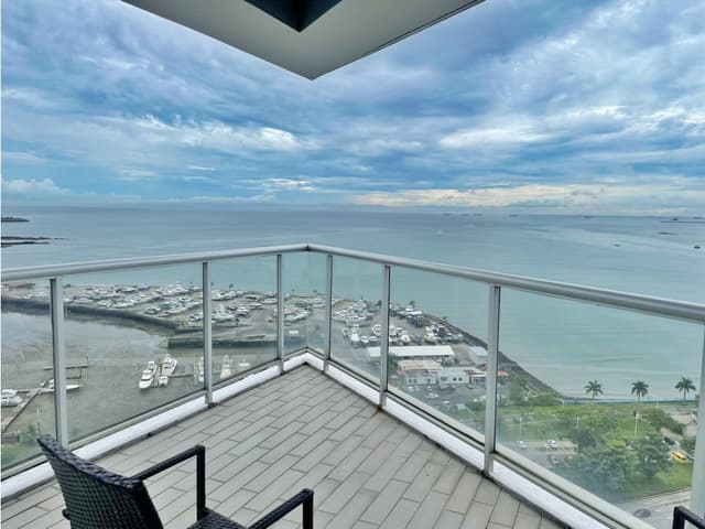 SE ALQUILA ELEGANTE APARTAMENTO EN YACHT CLUB AVENIDA BALBOA