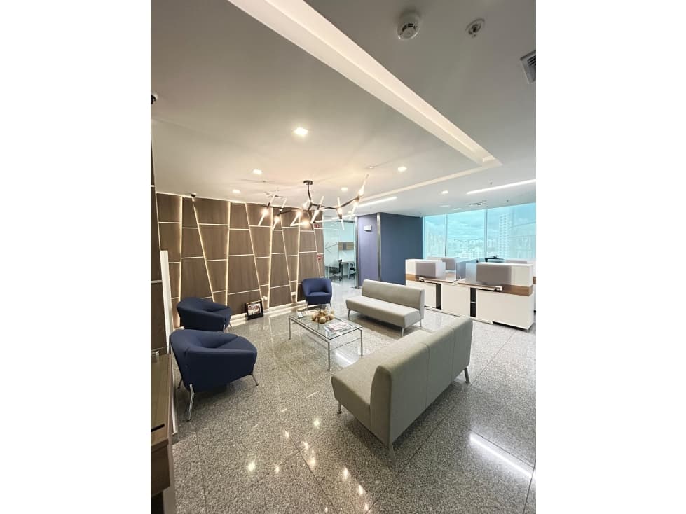 ALQUILER DE OFICINAS EN OBARRIO — foto 1