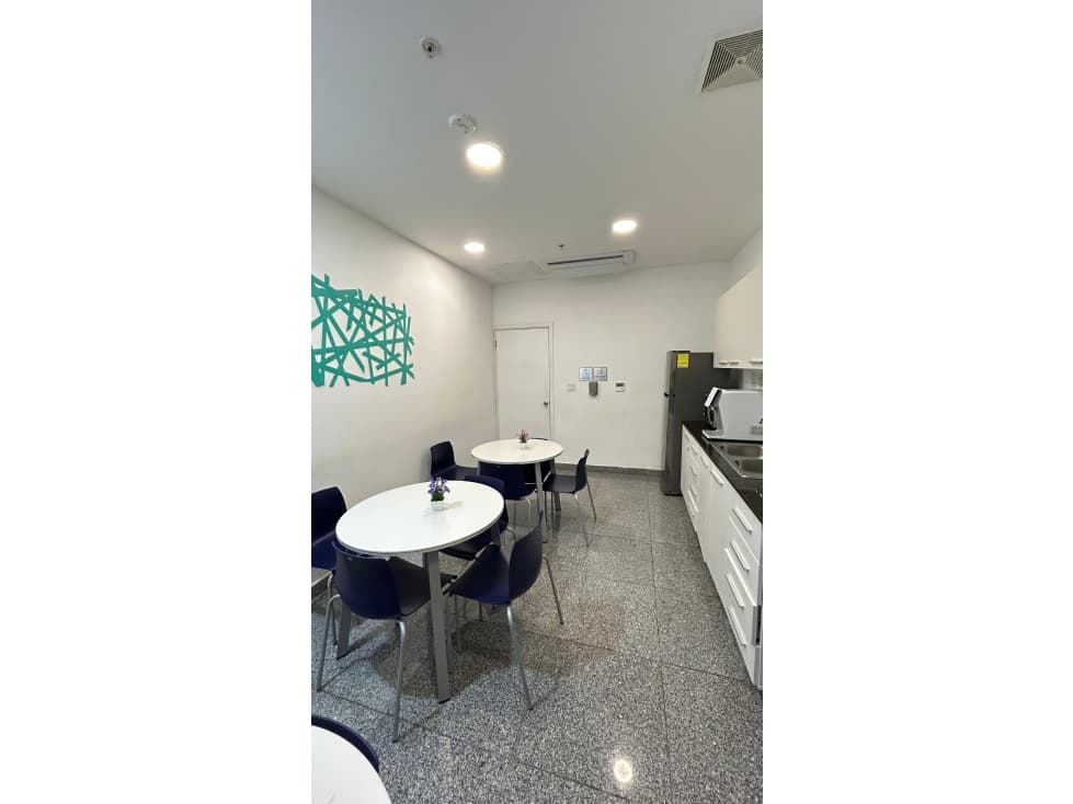 ALQUILER DE OFICINAS EN OBARRIO — foto 5