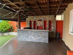 SE VENDE O SE ALQUILA con opción a compra en Castel Novo
