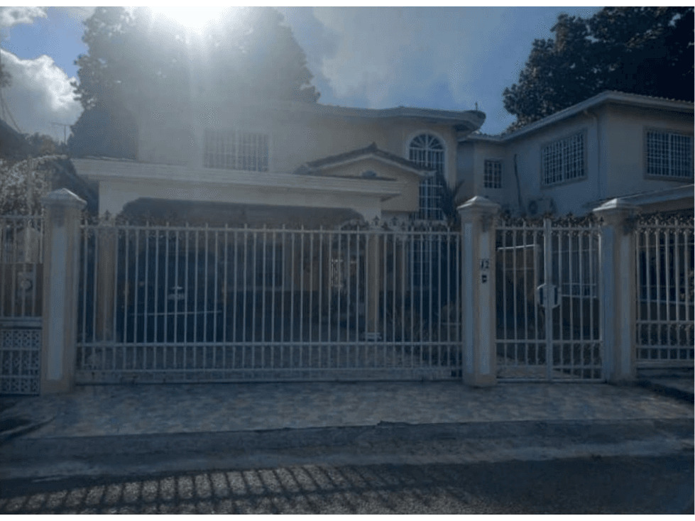 Casa en Venta Llanos de Curundú — foto 1