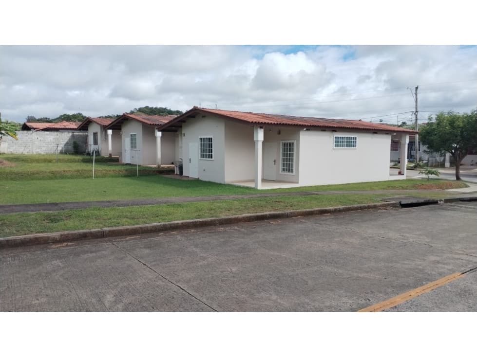 VENDO CASA EN ESQUINA - BRISAS DEL GOLF ARRIJÁN — foto 3