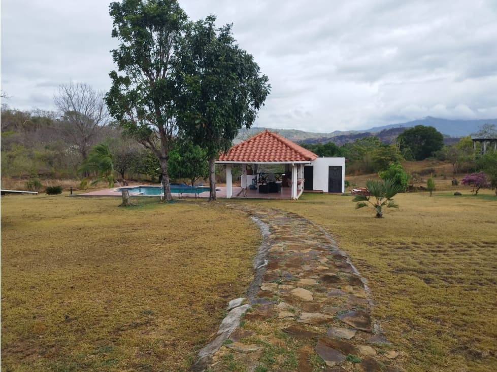 SE VENDE Quintas de Cabuya, cerca de Coronado — foto 1