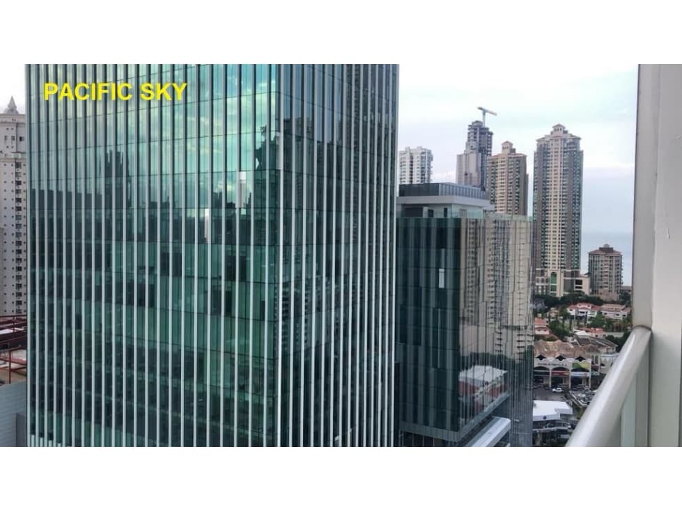 SE VENDE O ALQUILA APARTAMENTO AMOBLADO PH PACIFIC SKY — foto 1