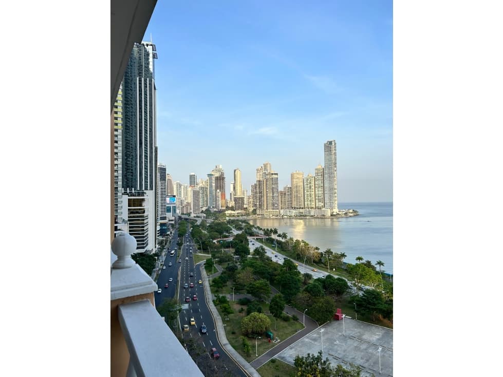 SE ALQUILA O VENDE APARTAMENTO AMOBADO PH Meridiem, — foto 3