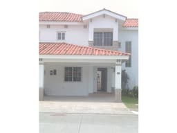 VENDO CASA QUINTA DE VERSALLES MODELO