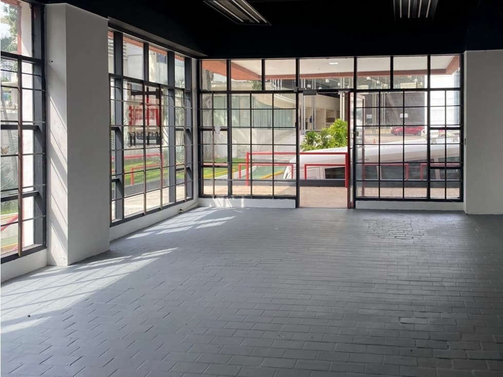 VENDO LOCAL COMERCIAL EN OBARRIO, AVENIDA BENETTON — foto 4